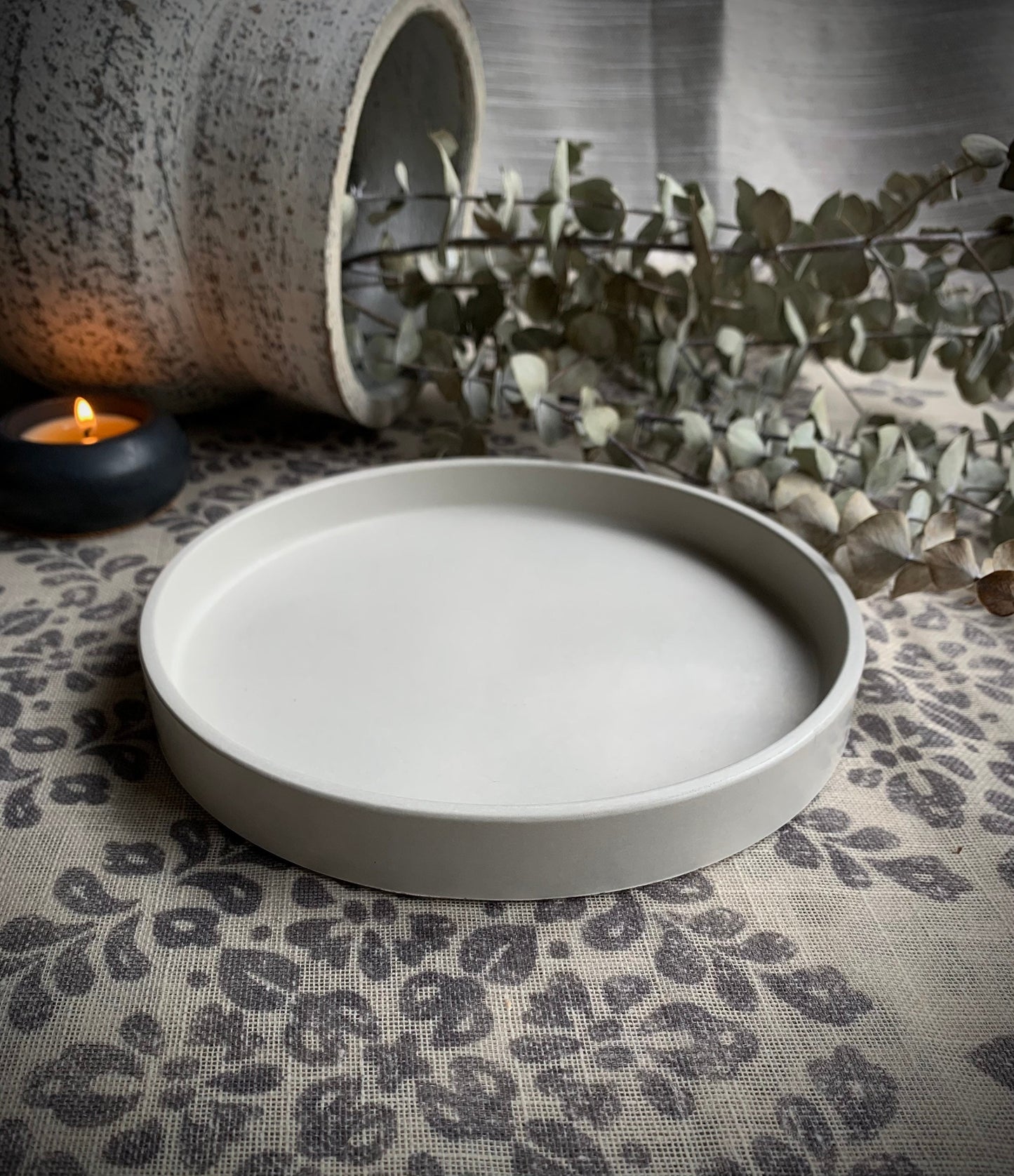 Round Concrete 6 Inch Tray